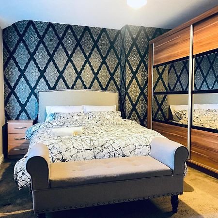 3 Bedroom Holiday House,Close To M6-Express Way To Centre Birmingham Bagian luar foto